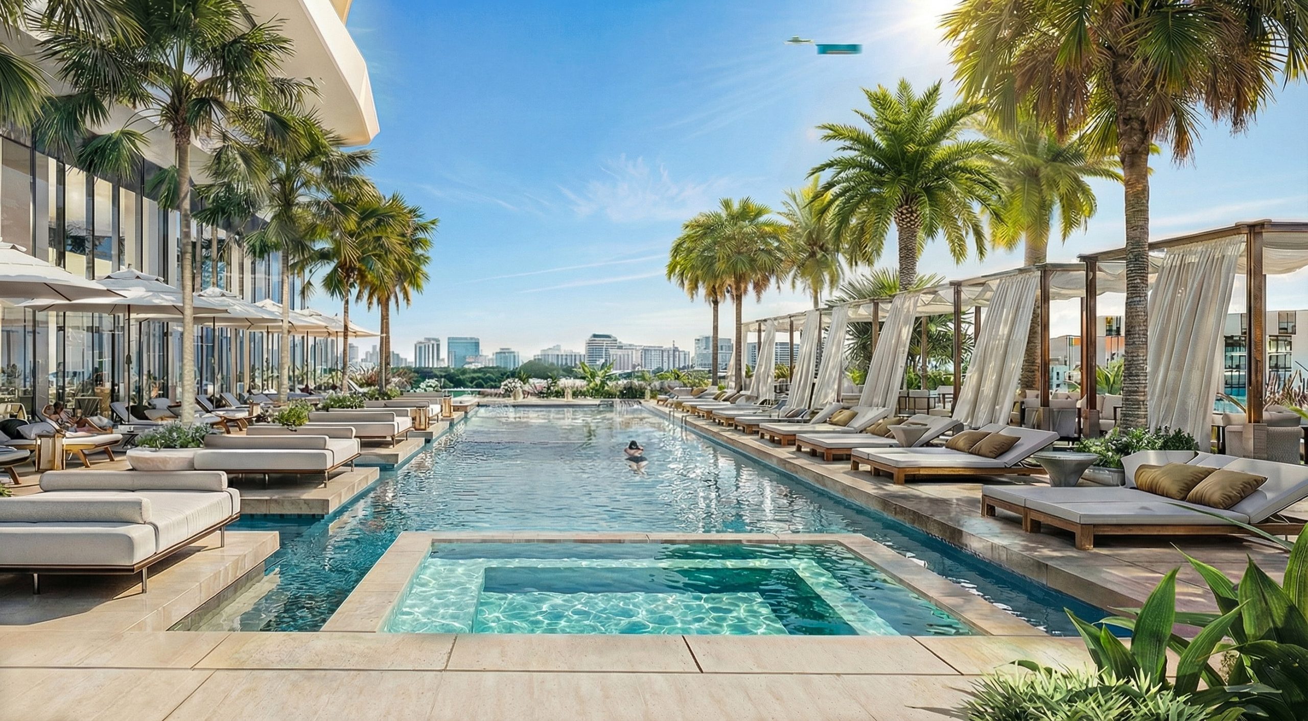 Residential Tower Pool Deck | ©Handel Architects